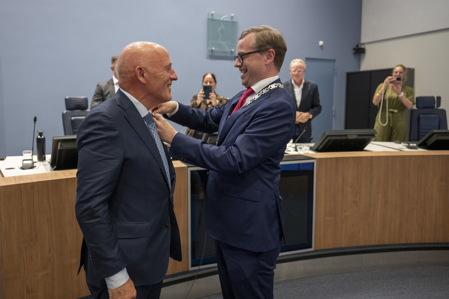 Koninklijke onderscheiding voor mr. Hendriks